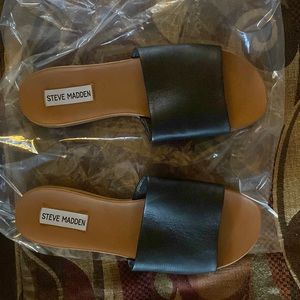 Steve Madden black leather slides